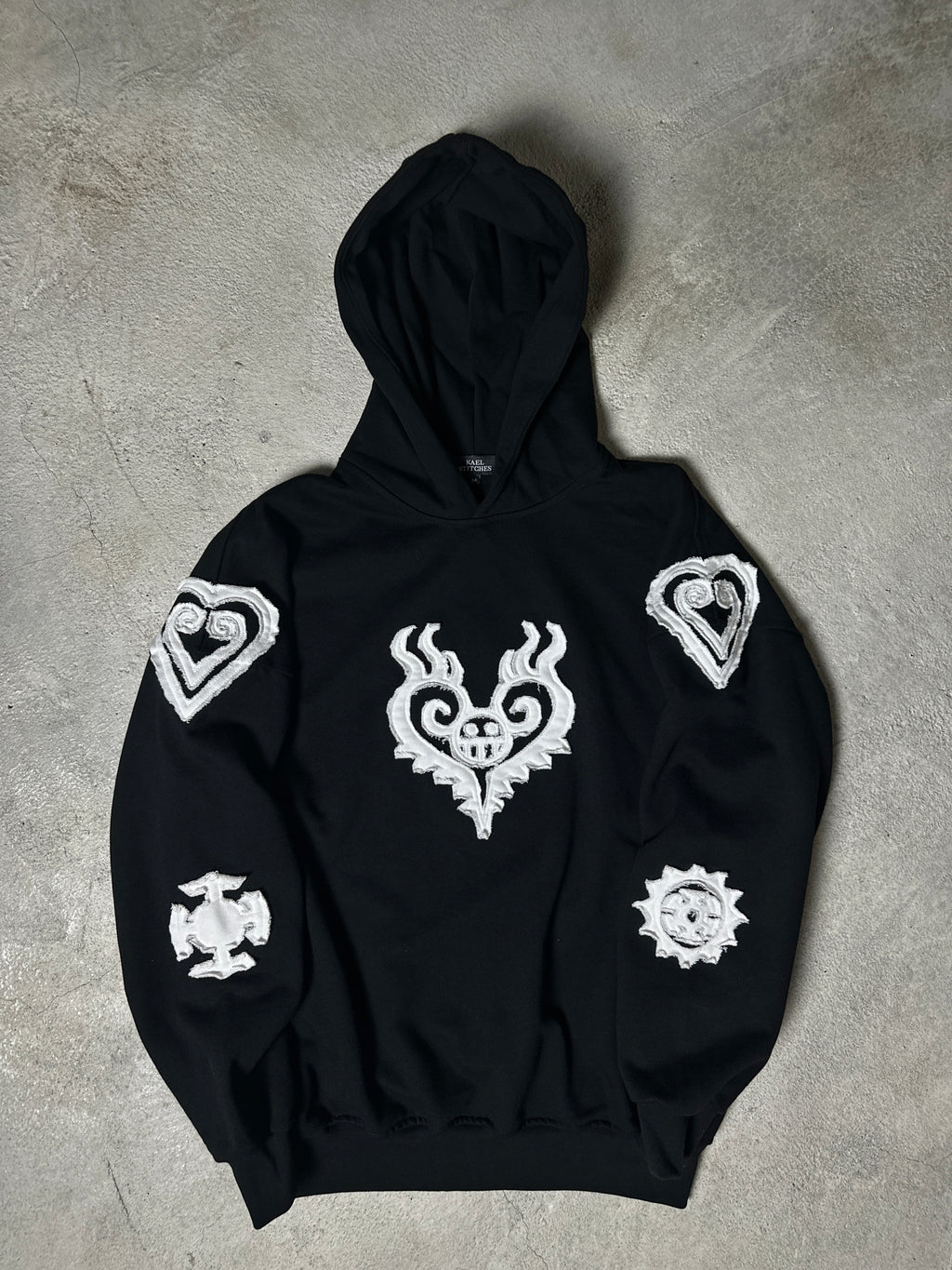 KAEL - OVERSİZE SWEATSHİRT - Trafalgar D. Law Aplikeli Yeniden Yapılandırılmış Nakış